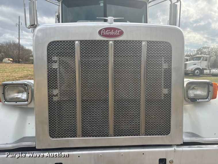 image for item EV2780 2014 Peterbilt 365 semi truck