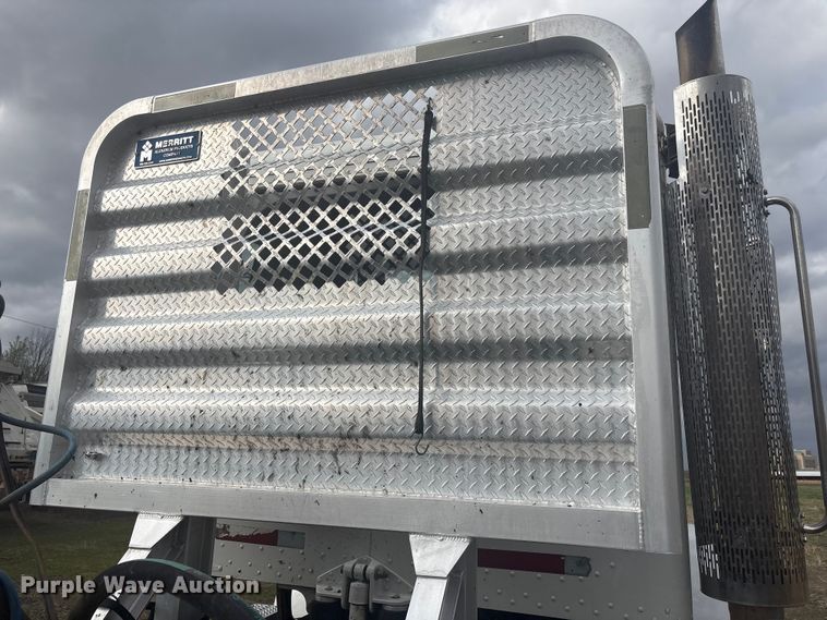 image for item EV2780 2014 Peterbilt 365 semi truck