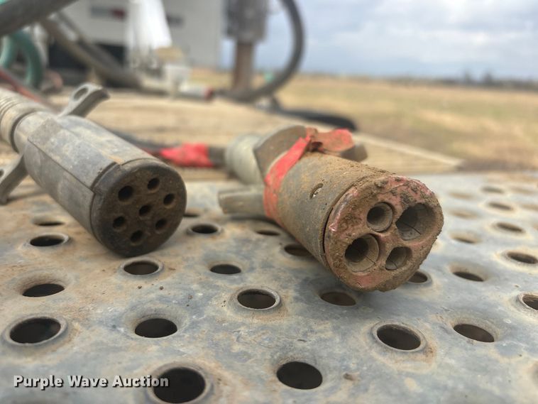 image for item EV2780 2014 Peterbilt 365 semi truck