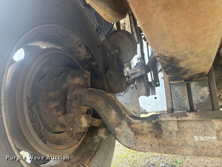 image for item EV2780 2014 Peterbilt 365 semi truck