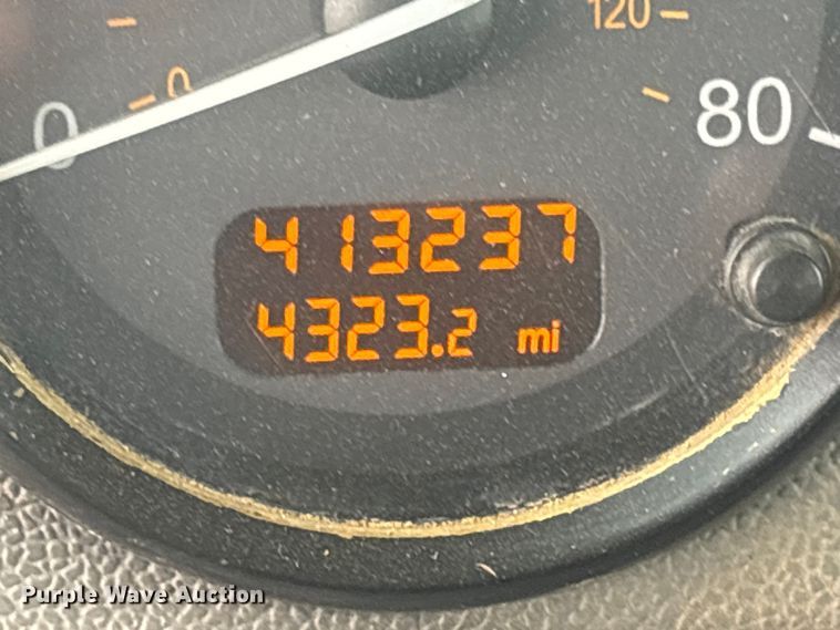 image for item EV2780 2014 Peterbilt 365 semi truck