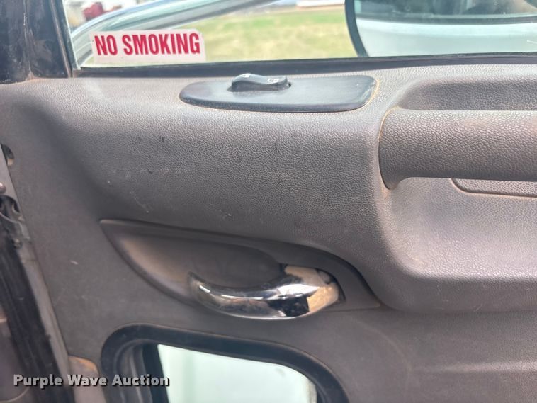 image for item EV2780 2014 Peterbilt 365 semi truck