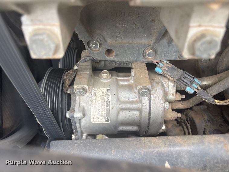 image for item EV2780 2014 Peterbilt 365 semi truck