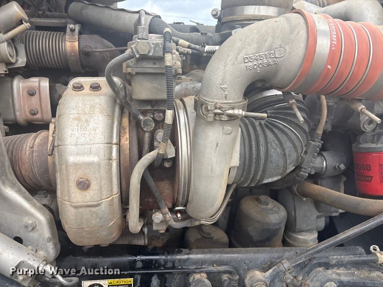 image for item EV2780 2014 Peterbilt 365 semi truck