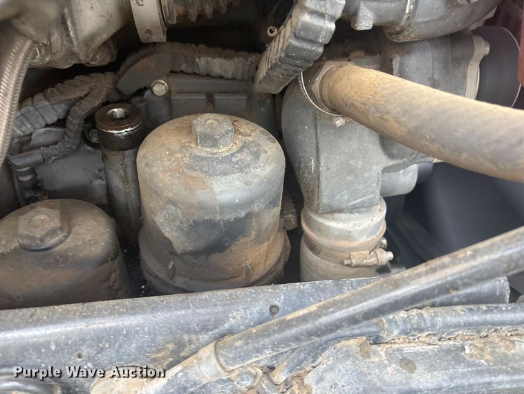 image for item EV2780 2014 Peterbilt 365 semi truck