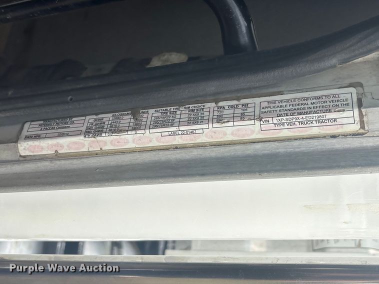 image for item EV2780 2014 Peterbilt 365 semi truck