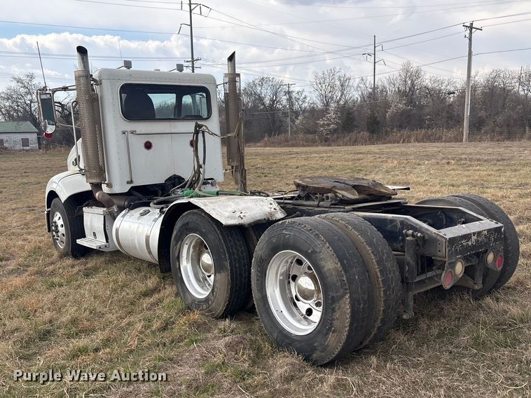 image for item EV2782 2008 Peterbilt 384 semi truck