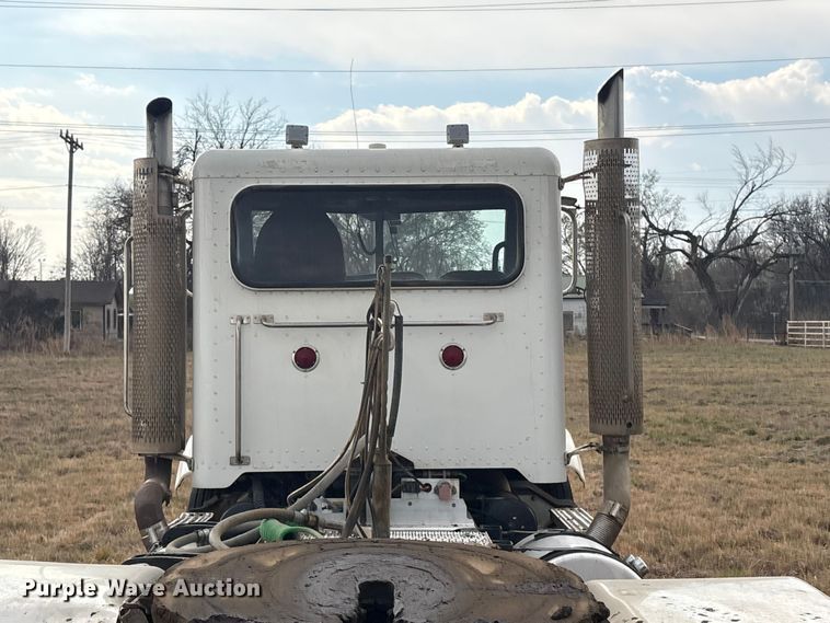 image for item EV2782 2008 Peterbilt 384 semi truck