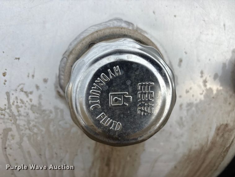 image for item EV2782 2008 Peterbilt 384 semi truck