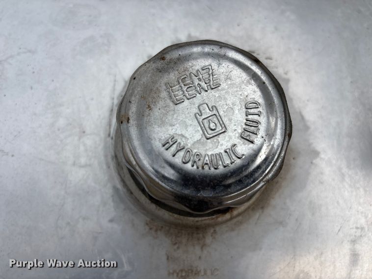 image for item EV2782 2008 Peterbilt 384 semi truck