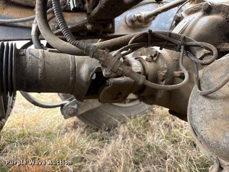 image for item EV2782 2008 Peterbilt 384 semi truck