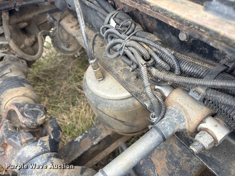 image for item EV2782 2008 Peterbilt 384 semi truck