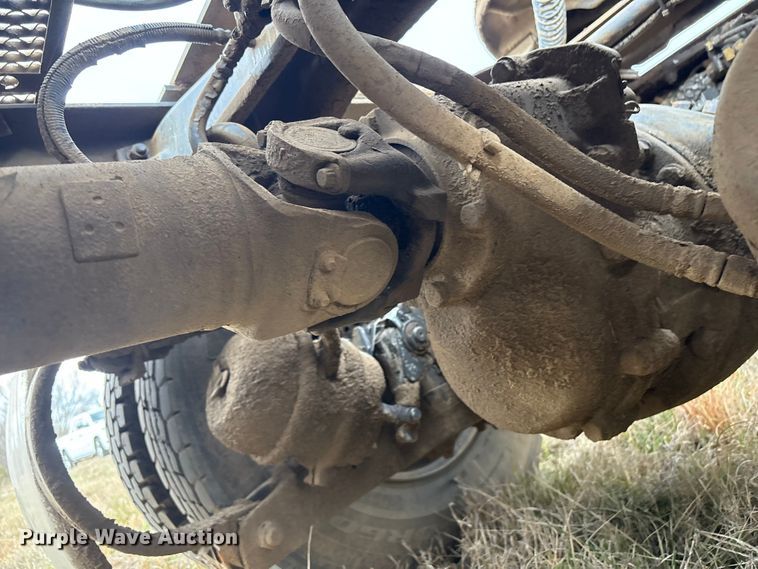 image for item EV2782 2008 Peterbilt 384 semi truck