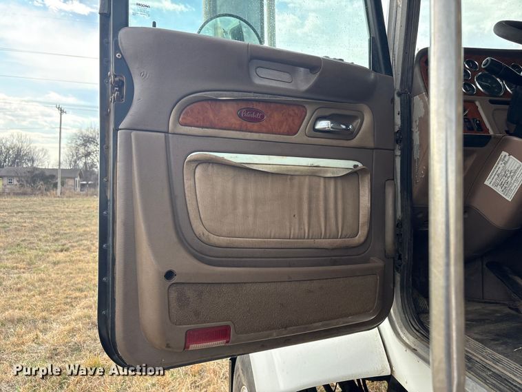 image for item EV2782 2008 Peterbilt 384 semi truck