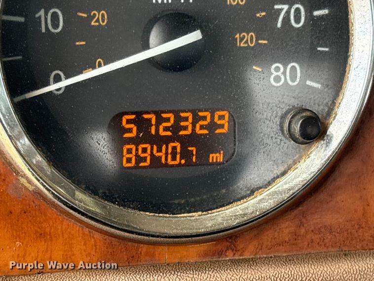 image for item EV2782 2008 Peterbilt 384 semi truck