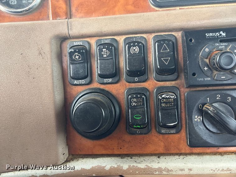 image for item EV2782 2008 Peterbilt 384 semi truck