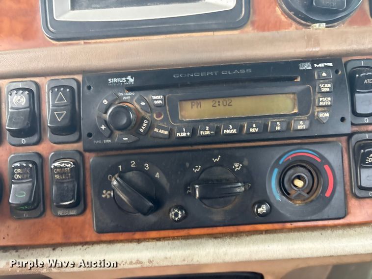 image for item EV2782 2008 Peterbilt 384 semi truck