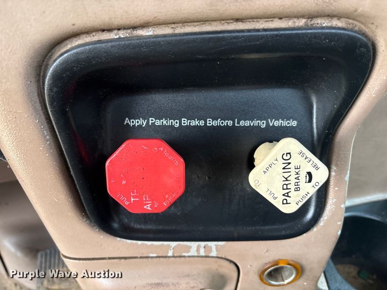 image for item EV2782 2008 Peterbilt 384 semi truck