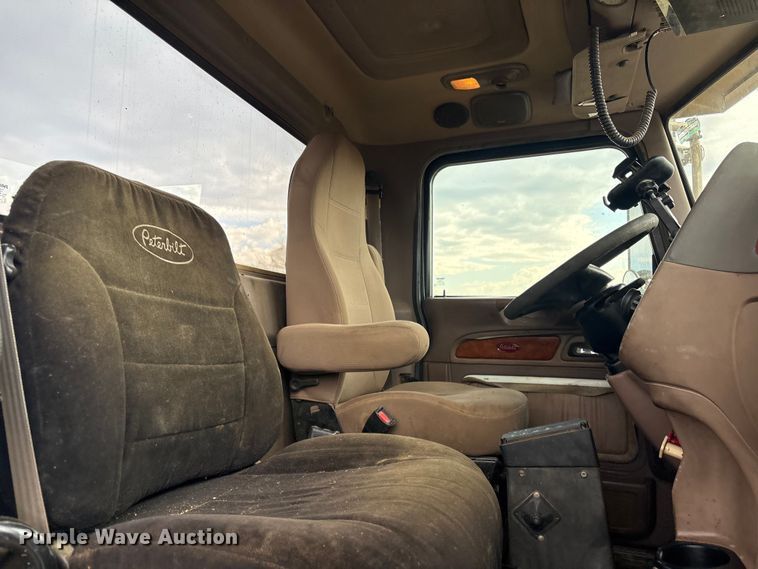 image for item EV2782 2008 Peterbilt 384 semi truck