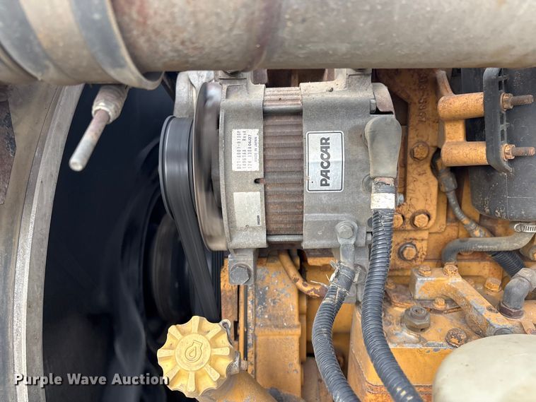 image for item EV2782 2008 Peterbilt 384 semi truck