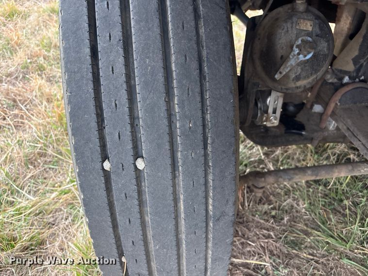 image for item EV2782 2008 Peterbilt 384 semi truck