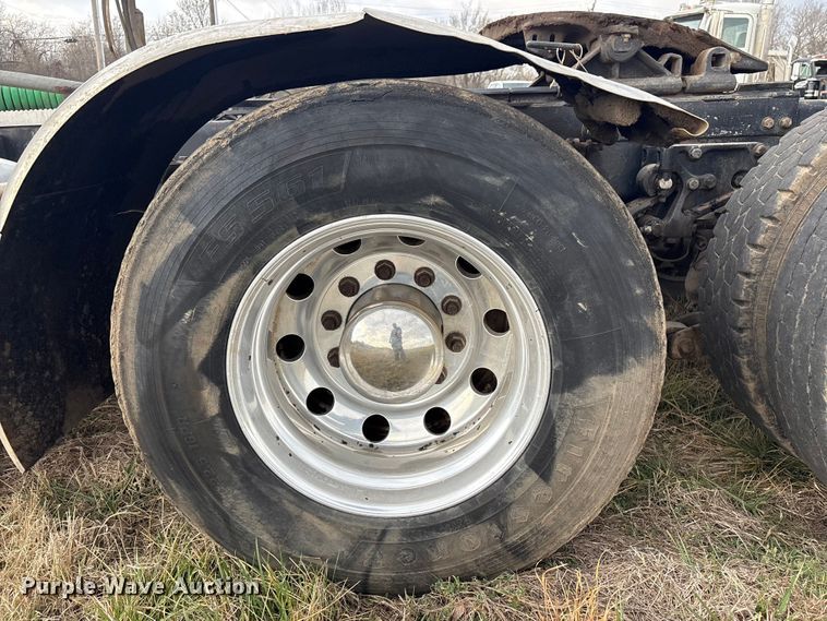 image for item EV2782 2008 Peterbilt 384 semi truck