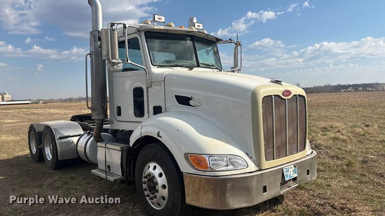 image for item EV2783 2008 Peterbilt 384 semi truck