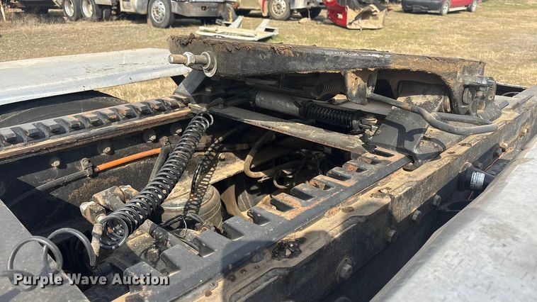 image for item EV2783 2008 Peterbilt 384 semi truck