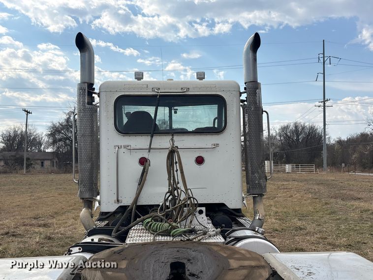 image for item EV2783 2008 Peterbilt 384 semi truck