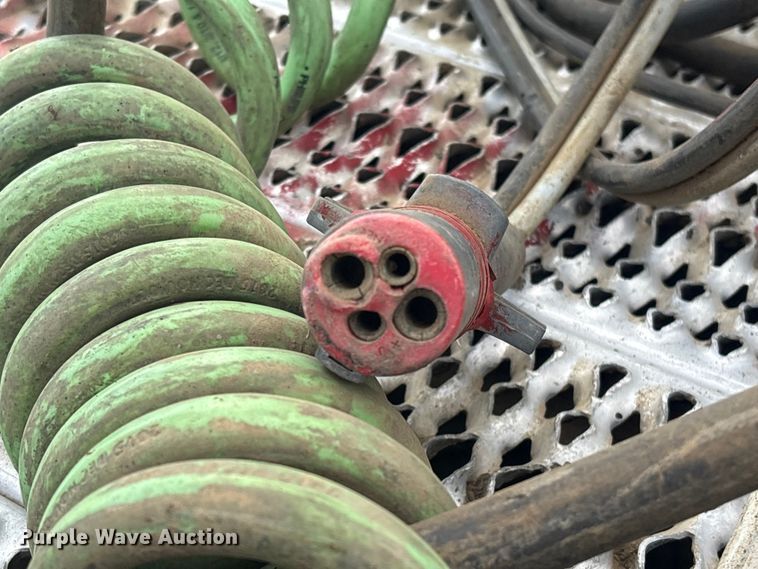 image for item EV2783 2008 Peterbilt 384 semi truck