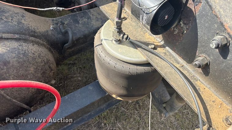 image for item EV2783 2008 Peterbilt 384 semi truck