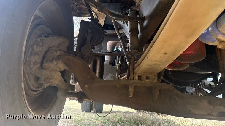 image for item EV2783 2008 Peterbilt 384 semi truck