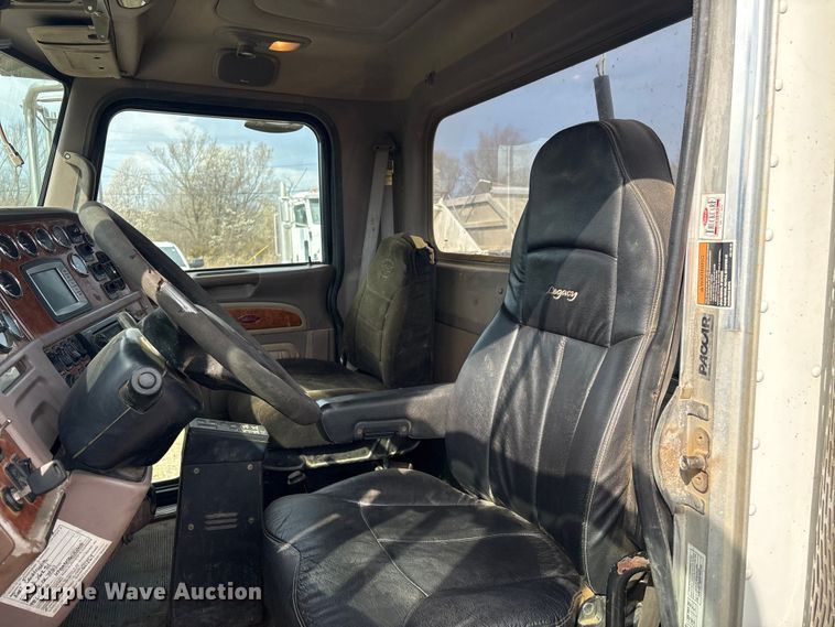 image for item EV2783 2008 Peterbilt 384 semi truck