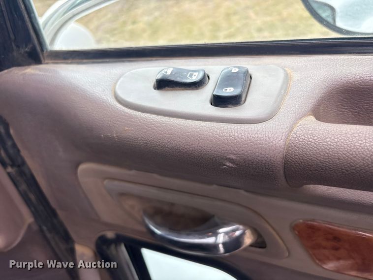 image for item EV2783 2008 Peterbilt 384 semi truck