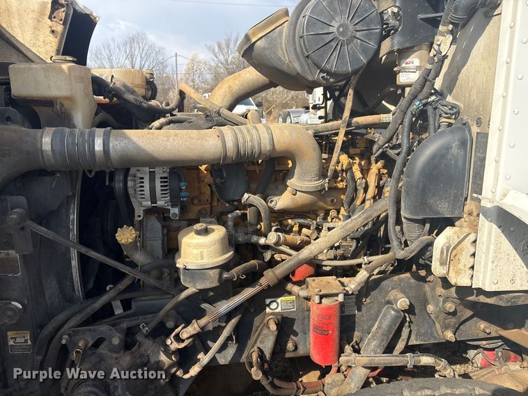 image for item EV2783 2008 Peterbilt 384 semi truck