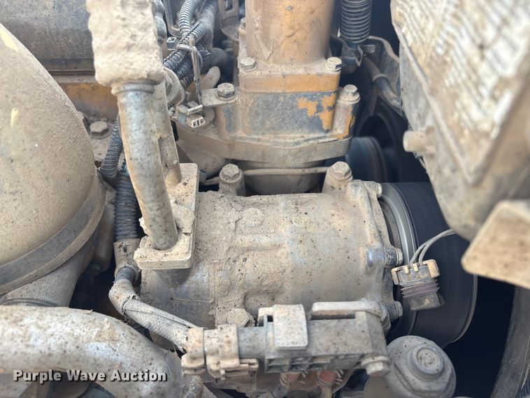 image for item EV2783 2008 Peterbilt 384 semi truck