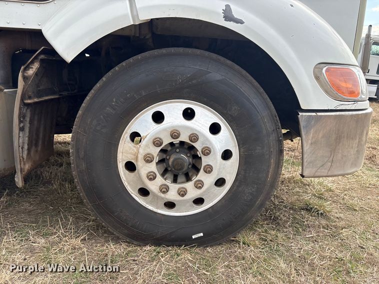 image for item EV2783 2008 Peterbilt 384 semi truck