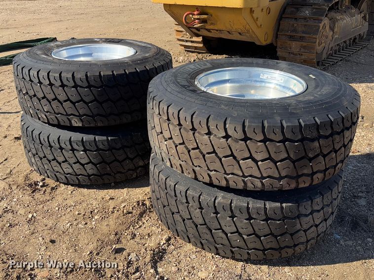 image for item FB3146 (4) Michelin 425/65R22.5 tires and wheels