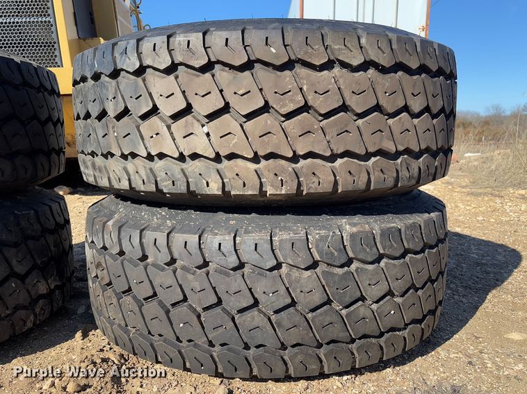 image for item FB3146 (4) Michelin 425/65R22.5 tires and wheels