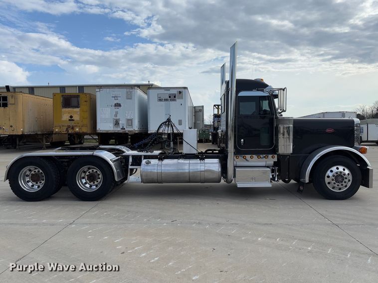 image for item FB3184 2006 Peterbilt 379 semi truck