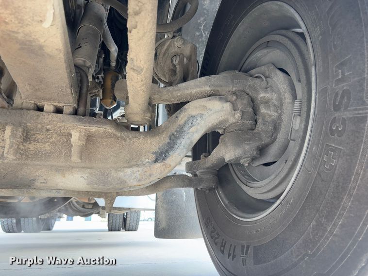 image for item FB3184 2006 Peterbilt 379 semi truck