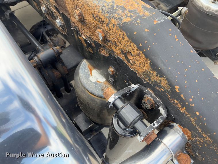 image for item FB3184 2006 Peterbilt 379 semi truck