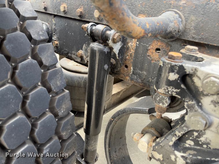 image for item FB3184 2006 Peterbilt 379 semi truck