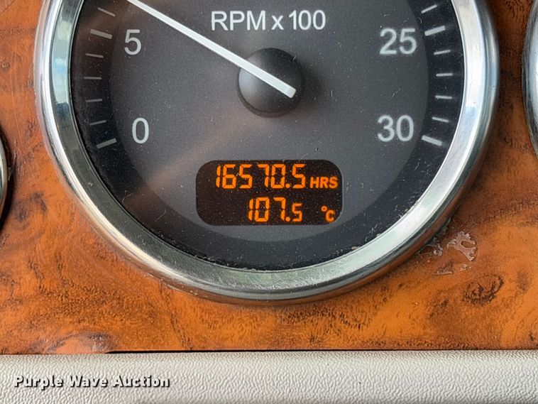 image for item FB3184 2006 Peterbilt 379 semi truck