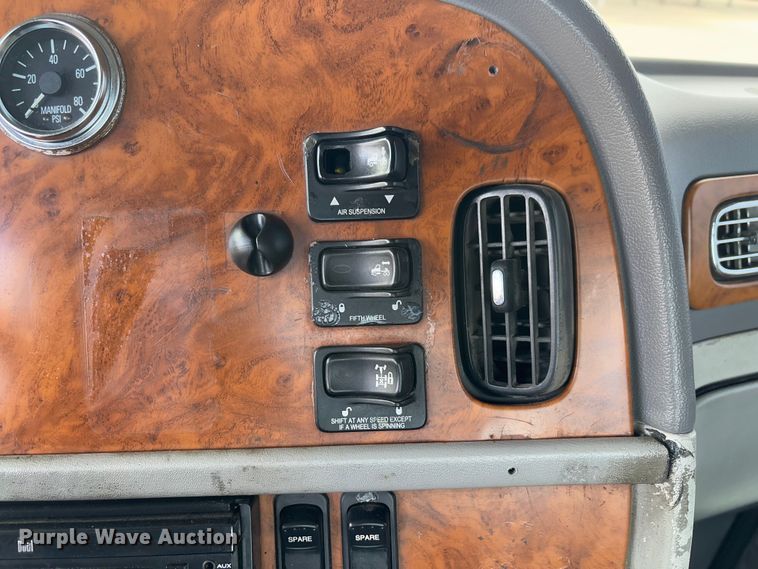 image for item FB3184 2006 Peterbilt 379 semi truck