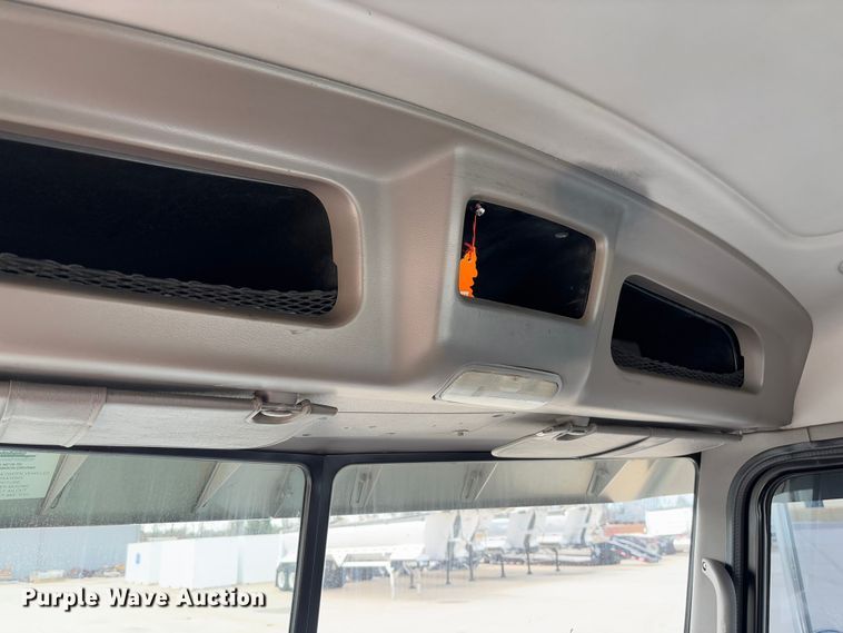 image for item FB3184 2006 Peterbilt 379 semi truck