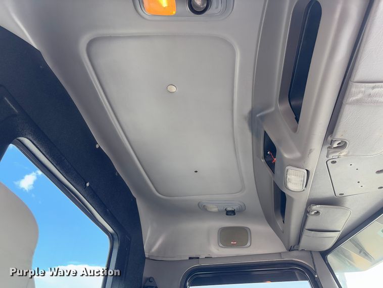 image for item FB3184 2006 Peterbilt 379 semi truck