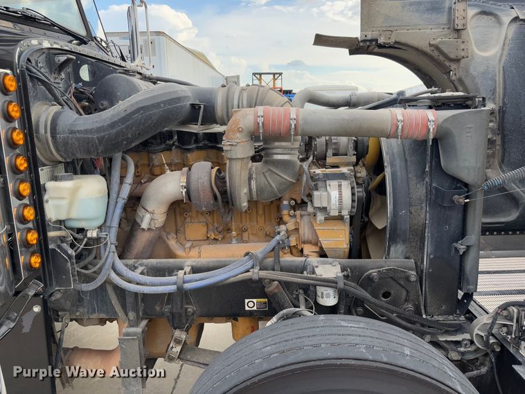 image for item FB3184 2006 Peterbilt 379 semi truck