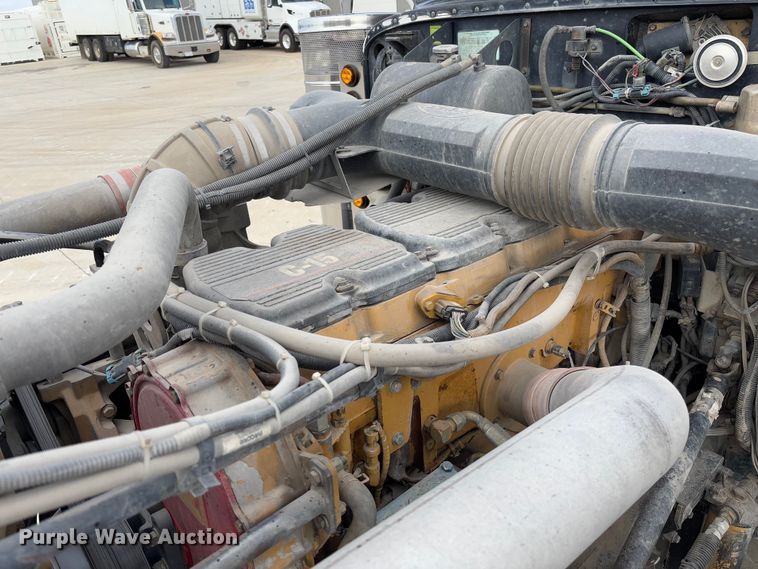 image for item FB3184 2006 Peterbilt 379 semi truck