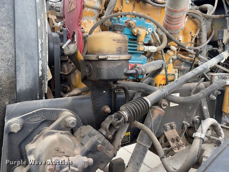 image for item FB3184 2006 Peterbilt 379 semi truck